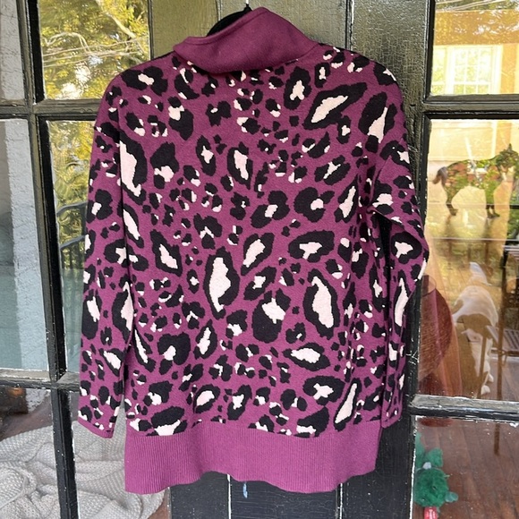 Lou & Grey Leopard Print Drawstring Turtle Neck Sweater Size Small - Picture 8 of 8